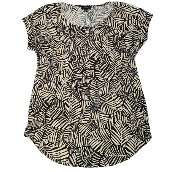 Cocomo Tops - 🌻 Donating Soon 🌻 | Black and white women's blouse size small